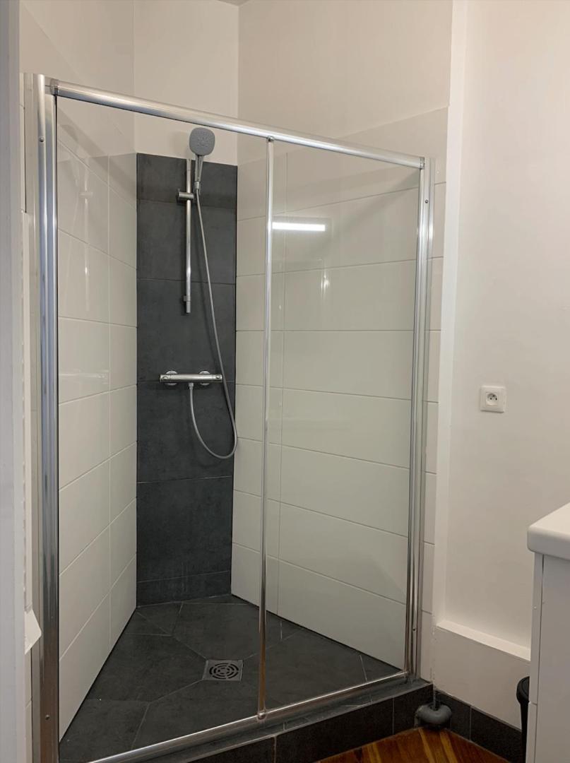 Appartement 2 Chambres Avec Parking, Proche Metro リール エクステリア 写真